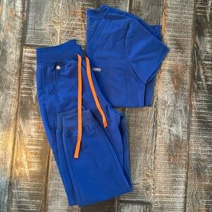 Figs XS top XS/P joggers